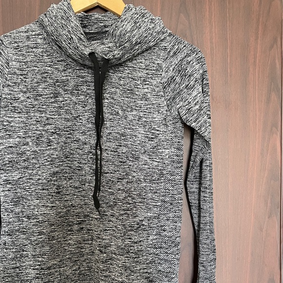 Forever 21 Active Turtle Neck Tee - Picture 10 of 12